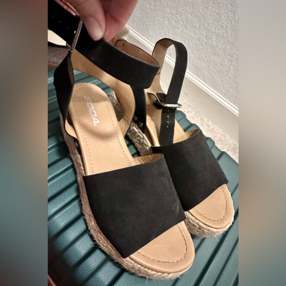 Black, Soda brand, wedges